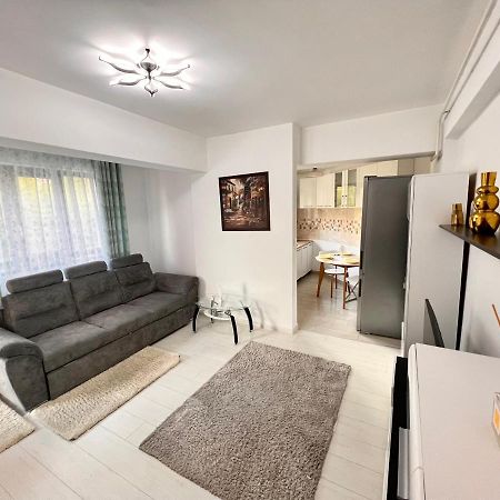 2 Rooms Apartment Airy & Bright Relax Jászvásár Kültér fotó
